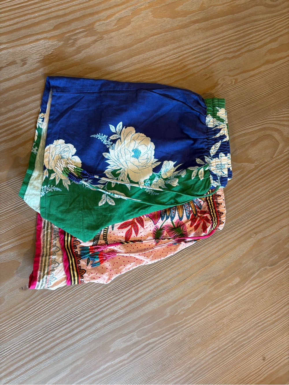 2 pairs of Farm Rio floral shorts - Picture 8 of 8